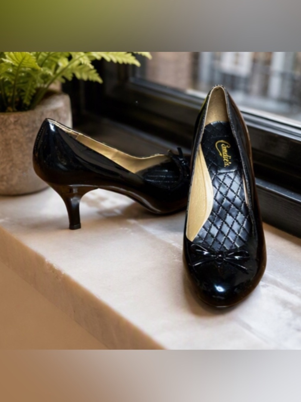 🌷 Candie’s 🌷 Vintage Black Patent Heel Bow Tie Pumps